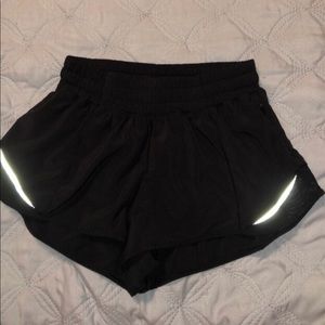 lululemon hotty hot short